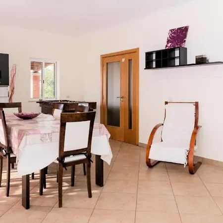 Huge Near Albufeira And Silves