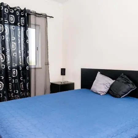 Huge Near Albufeira And Silves *